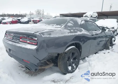 2017 Dodge Challenger Sxt z USA, uszkodzony, nr VIN 2C3CDZAG2HH659145